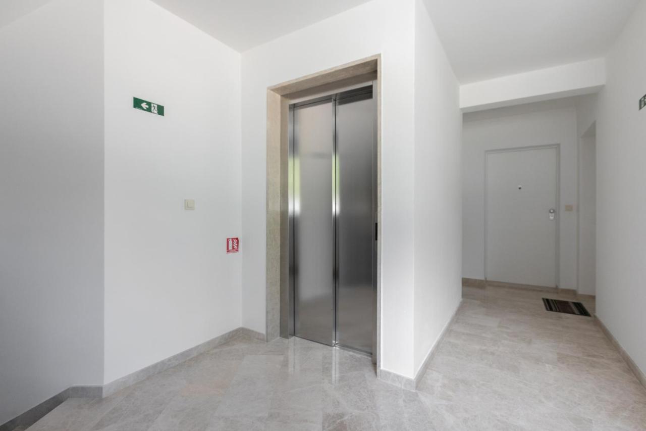 Silver Sea Apartment Макарська Екстер'єр фото